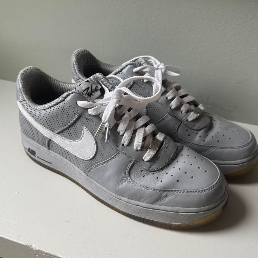 Nike Men's Grey and White Trainers